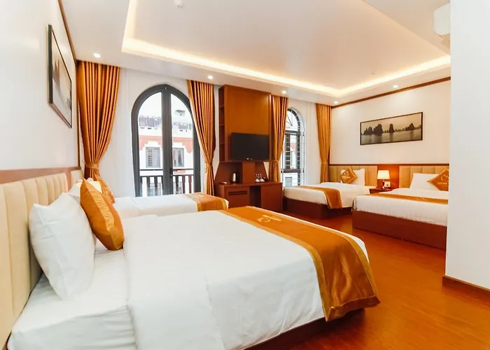 Quynh Anh Hotel 3*